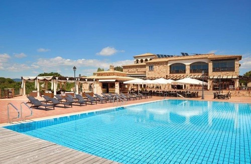 Castell-Platja d'Aro Apartment | Nice apartment for 4 guests with pool, WIFI, TV and terrace
