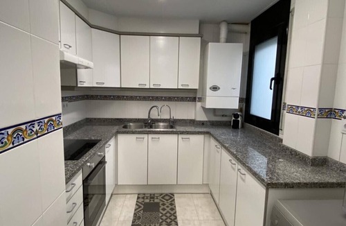 Calella Apartment | Nice apartment in Calella for 6 people, just 100 m from the beach. Free wifi, parking.