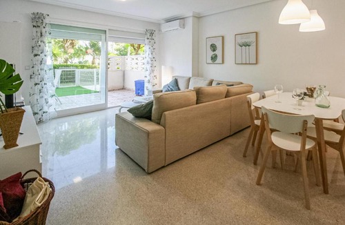 Coveta Fuma Apartment | Nice Apartment In El Campello With Swimming Pool