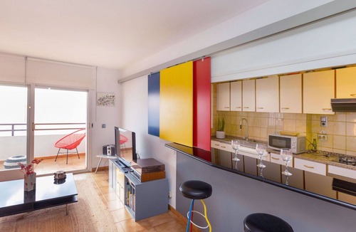 L'Hospitalet de l'Infant Apartment | Nice apartment for 6 people with WIFI, A/C, TV and terrace