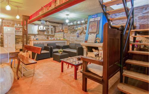 A Peroxa House | Nice Home In A Peroxa With House A Panoramic View