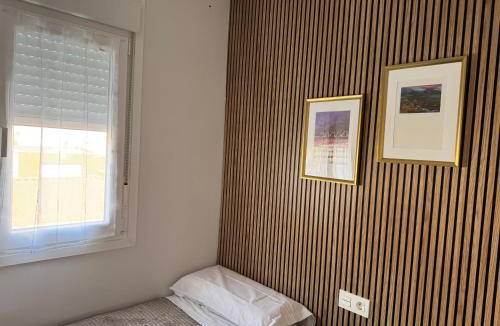 Leon House | Oak Home - Oakplaces