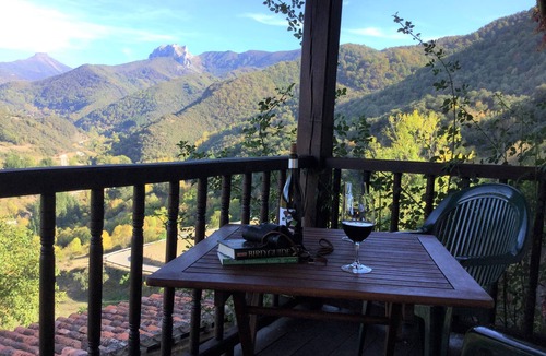 Basieda Apartment | Olmares Apartment Picos de Europa - Chill out with spectacular views (Balcony)