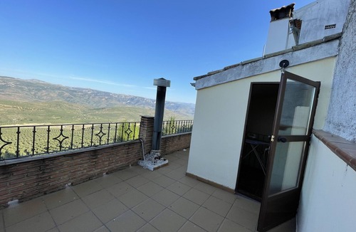Iznatoraf House | Olmos House