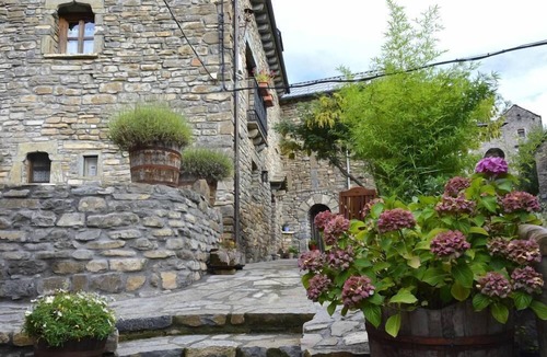 Broto House | Oto: Stone house for 2 to 8 kms Ordesa National Park