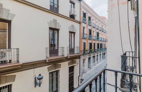 Palacio Apartment | Palacio 1BR, Washer & Dryer, Move-In-Ready, by Blueground