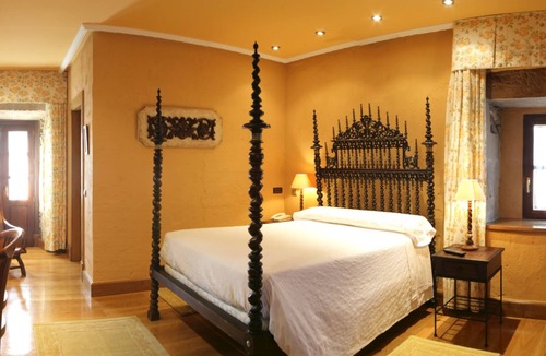 Treceno Hotel | Palacio Guevara