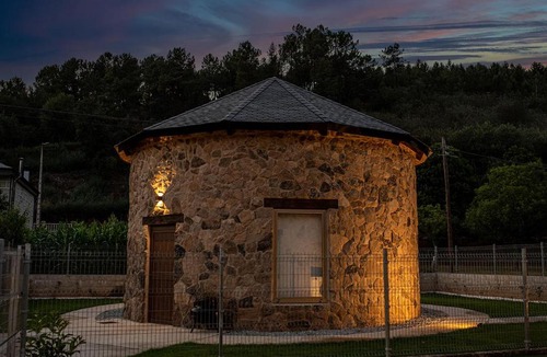 Laza House | Pallozas Turísticas Ridicodias - A Vieira