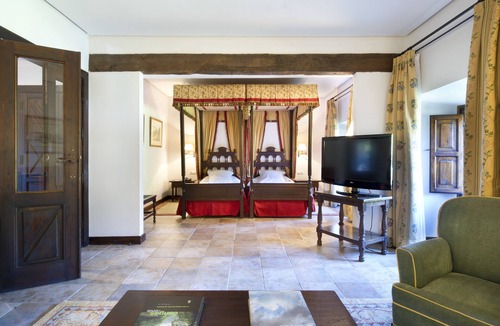 San Juan de Parres Hotel | Parador De Cangas De Onis