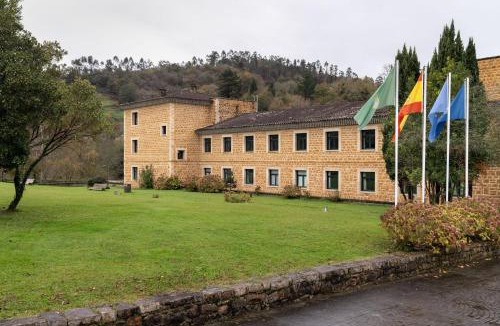 San Juan de Parres Hotel | Parador de Cangas de Onís