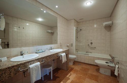 San Juan de Parres Hotel | Parador de Cangas de Onís
