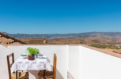 Niguelas House | Patio de las Granadas by Interhome
