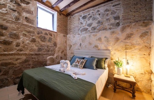 Toledo City Center Apartment | Patio in the Heart of Toledo , Pets , Family