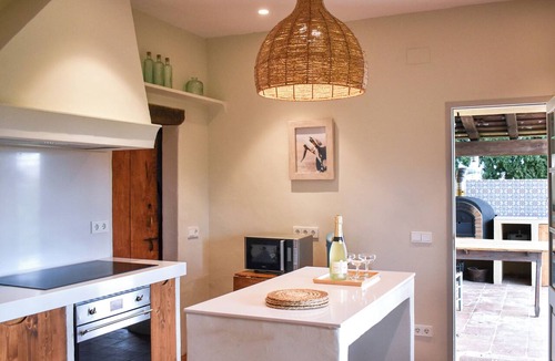 Torroella de Montgri House | Peace and elegance in a Catalan country house with a pool, 3 km from the beach.