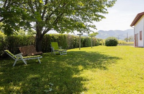 Ascarat House | Peaceful setting with a view, 2 km from Saint-Jean-Pied-de-Port