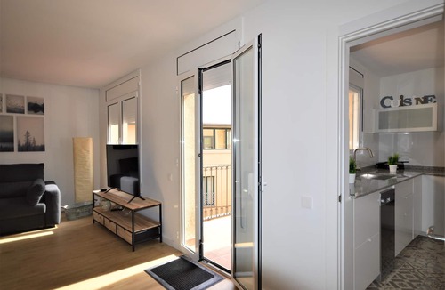 Castello d'Empuries Apartment | Peixateries Velles, 1-2. For 4 people, wifi, A/C, in the center of town.