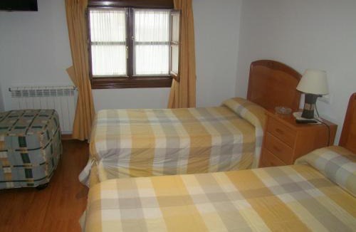 Cabezon de la Sal House | Pension Gades