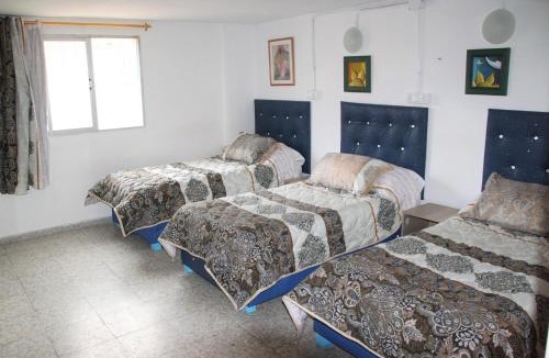 Campoamor Hotel | Pension La Lambra Azul