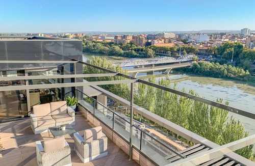 Barrio de Jesus Apartment | Penthouse best views of Pilar jacuzzi and garage