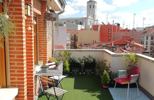 Valladolid City Centre Apartment | Penthouse center with large terrace, renovated and sunny. Wifi - License