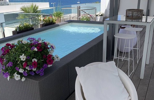 Platja d'Aro Apartment | PENTHOUSE on the beach, PRIVATE swimming pool from June to September, large rooftop, 4 bedrooms