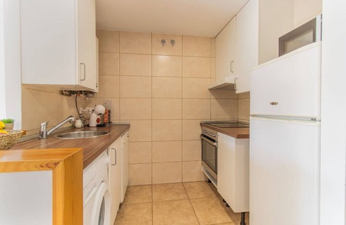Abena Apartment | Penthouse Pyrinees Terrace Parking & Storage