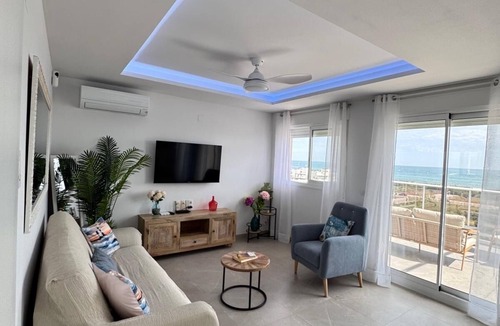 Oliva Apartment | Penthouse with views of the Mediterranean - Beach 200 m away - Garage