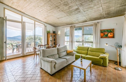Villaharta House | Pet friendly home in Villaharta