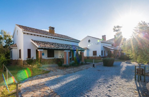 Pozo Alcon House | Pet-Friendly Ibipozo Getaway