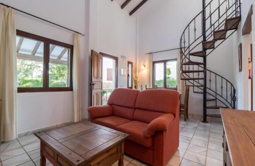 Pozo Alcon House | Pet-Friendly Ibipozo Getaway