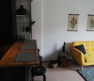 Ares Apartment | Pintoresco piso a 5 min de la playa wifi/Netflix