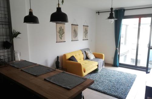 Ares Apartment | Pintoresco piso a 5 min de la playa wifi/Netflix