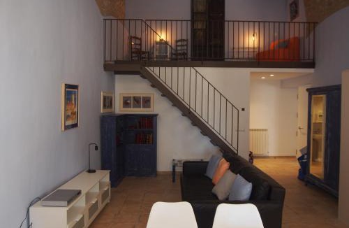 Banyoles Apartment | Plaça Major 17 2n 2a Apartament al centre de Banyoles