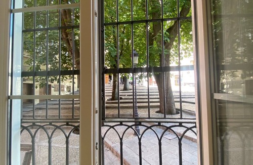 Burgos Apartment | Plaza de los Castaños Suite (in the heart of Burgos)