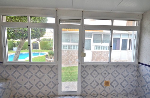 Mutxamel House | Pleasant townhouse with swimming pool, hydro-massage showers