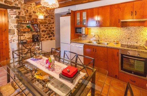 Cassa de la Selva House | Poolside Family Getaway