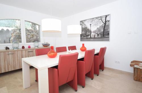 Santa Cristina de Aro Villa | Poolside Villa near the Coast