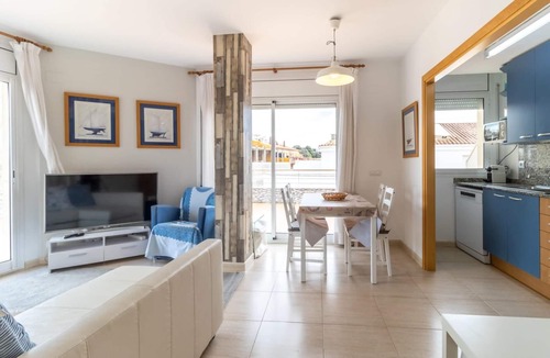 Llanca Apartment | Port de Llançà 37 Top floor apartment with terrace