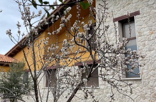 Mata de Cuellar Cottage | Preciosa, Tranquila y Amplia Casa en Tierra de Pinares con Piscina Privada