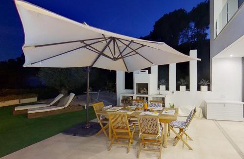Gualba de Dalt Villa | Premium Habitat 3 Hermanas