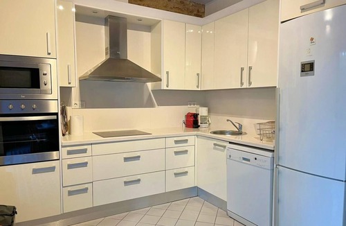 Sant Feliu de Guixols Villa | Pretty village house with free private car park.