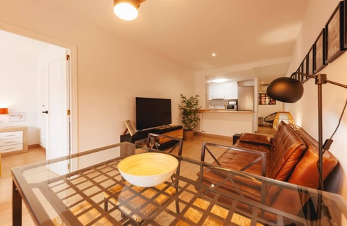 Eixample Apartment | Princesa - Holiday Apartment Rental in Girona | Bravissimo