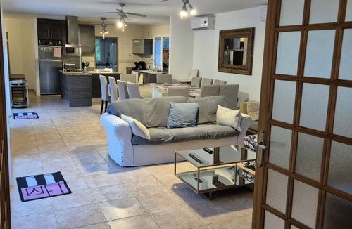 L'Ametlla de Mar Villa | ⭐Private 13-Bedroom, 8 Bathroom Villa💦Huge pool💦♨️Jacuzzi ♨️Jacuzzi ❄️Full A/C🍖BBQ🏓PP