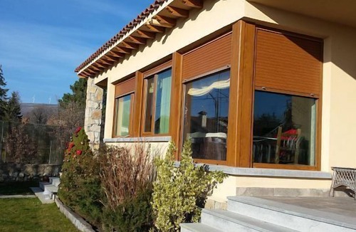 Las Navas Del Marques Cottage | Private garden and pool, barbecue. Nature with charm