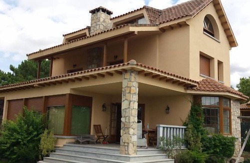 Las Navas Del Marques Cottage | Private garden and pool, barbecue. Nature with charm