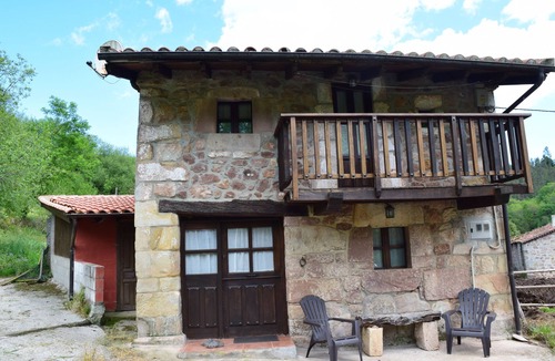 Valdaliga Cottage | Privileged house for its location: in the middle of the MOUNTAIN and only 14km from the BEACH.