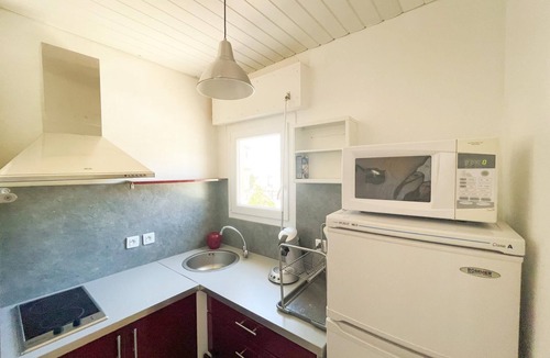 Roses Town Center Apartment | PST. Studio 400 m from the beach