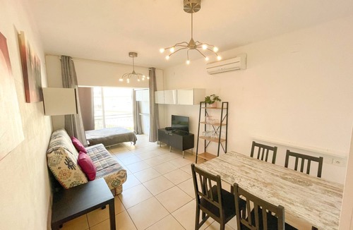 Roses Town Center Apartment | PST. Studio 400 m from the beach