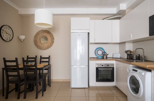 Las Palmas de Gran Canaria Ski Chalet | Quarries City II