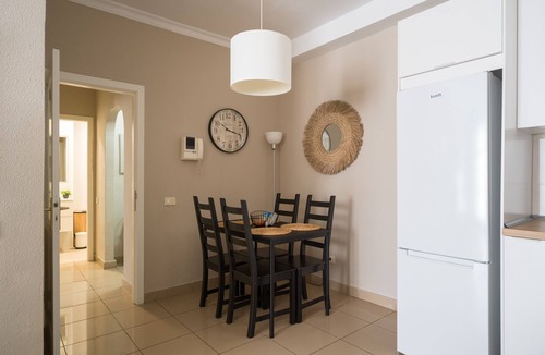 Las Palmas de Gran Canaria Ski Chalet | Quarries City II
